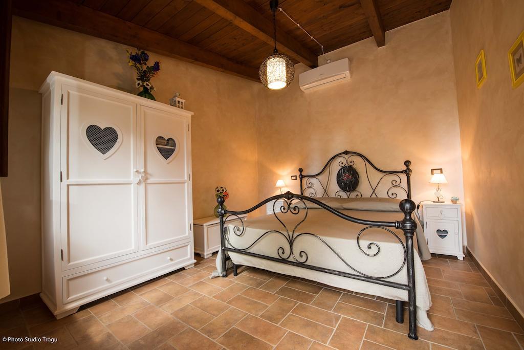 Il Giardino Dei Flintstones B&B Cerveteri Pokój zdjęcie